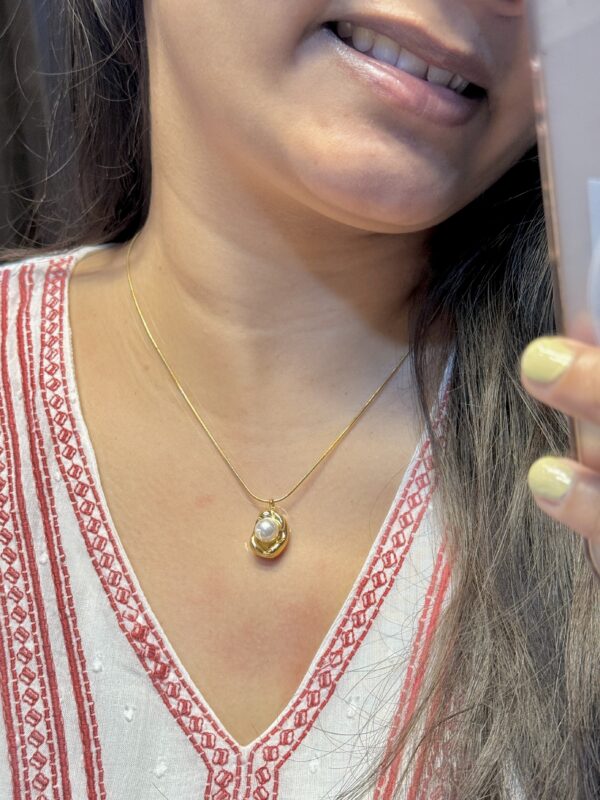 Pearl Nest Necklace