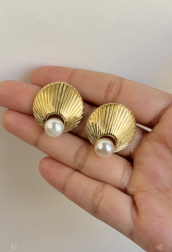 Pearl Shell Studs