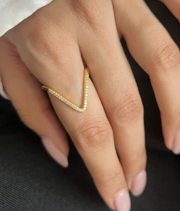 Crystal V Ring