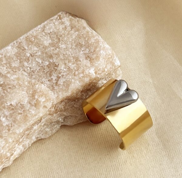 Heartfold Muse Ring