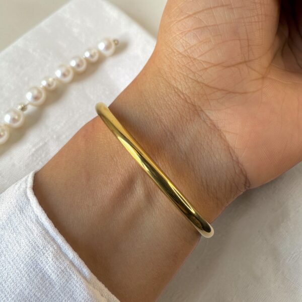Classic Round Bracelet