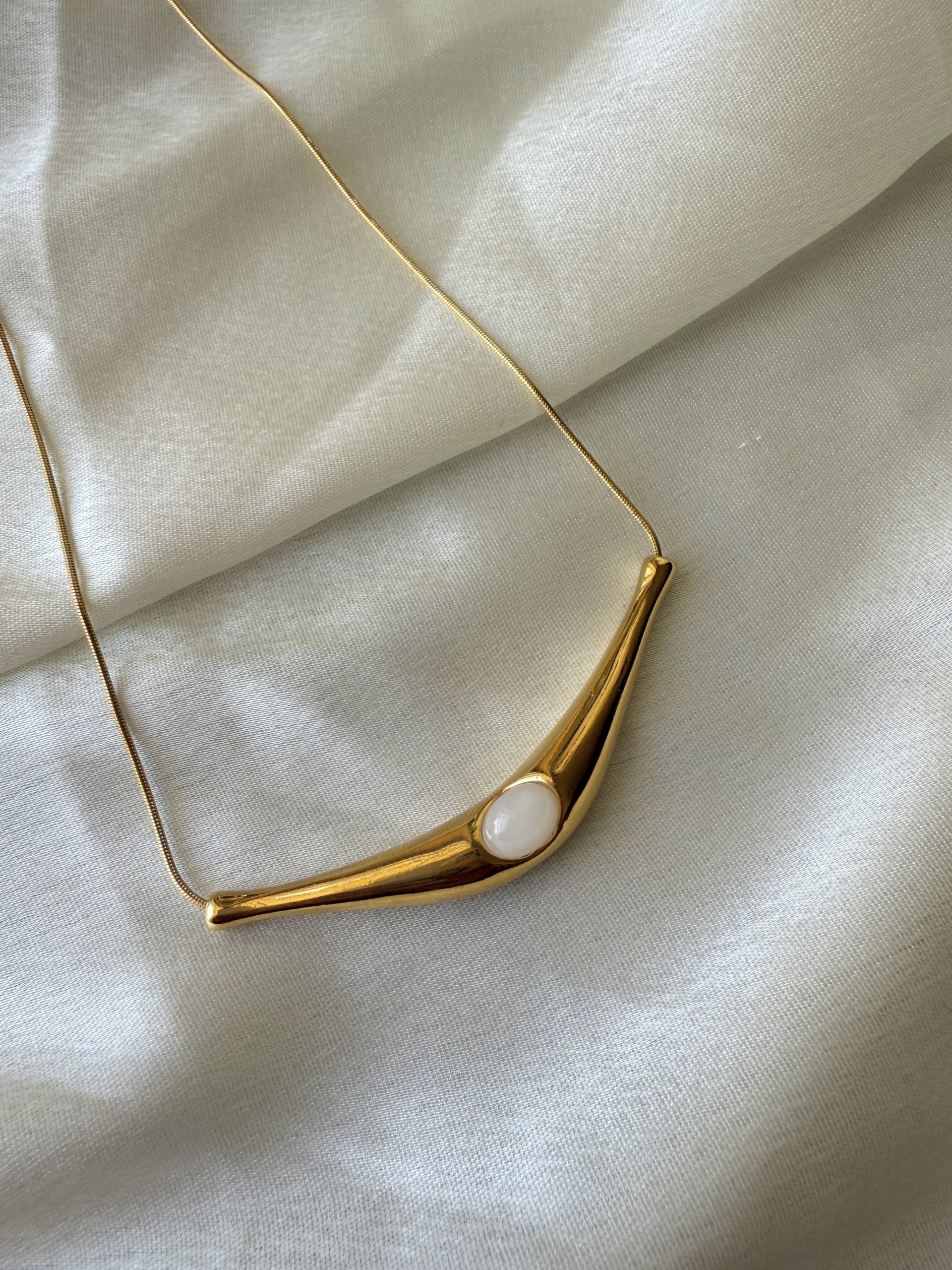 Ivory Arc Necklace