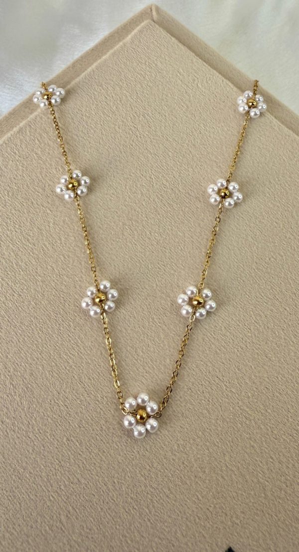 Pearl Daisy Necklace