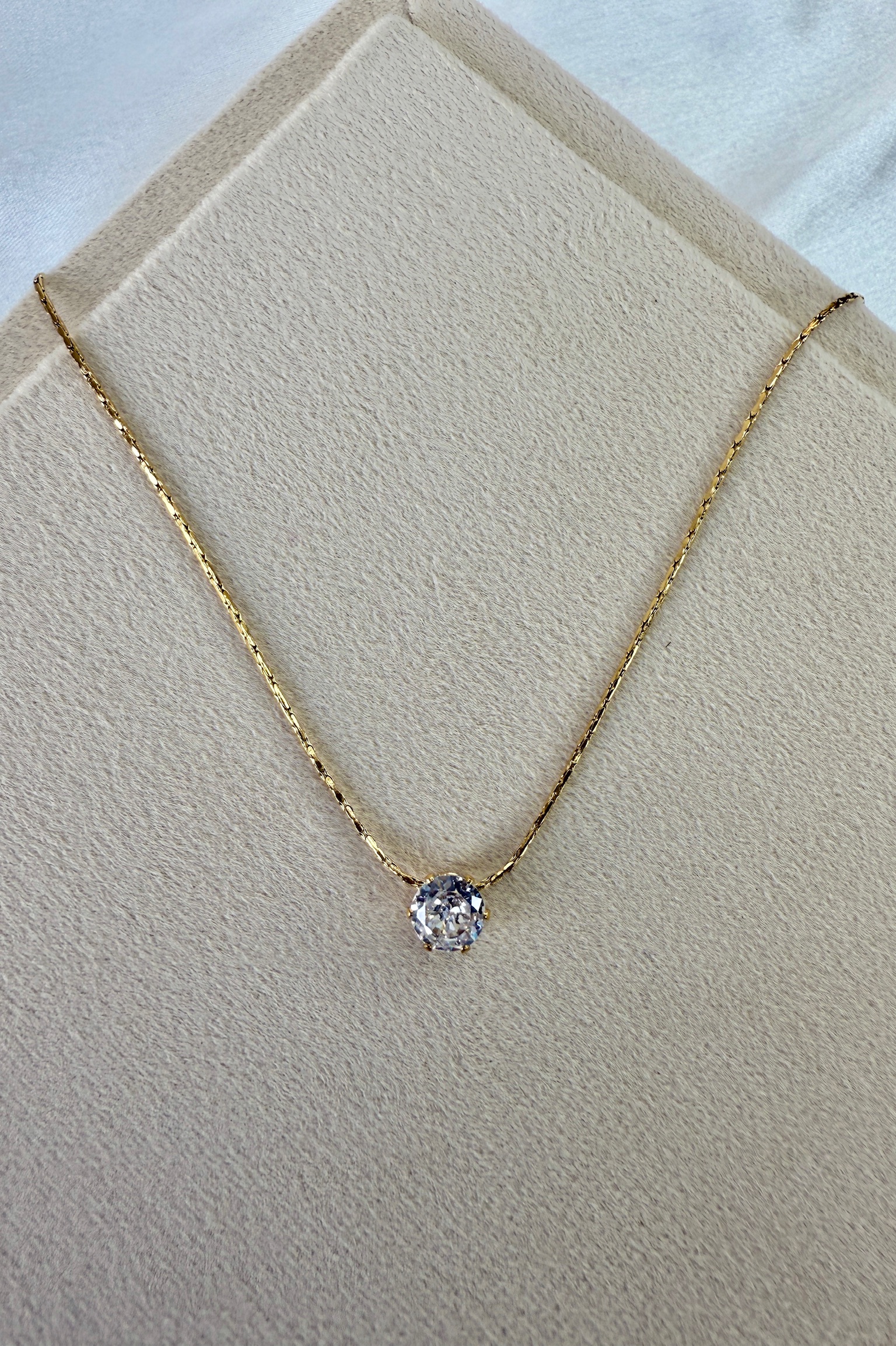 Solitaire Glow Necklace