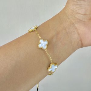 Ivory Clover Bracelet