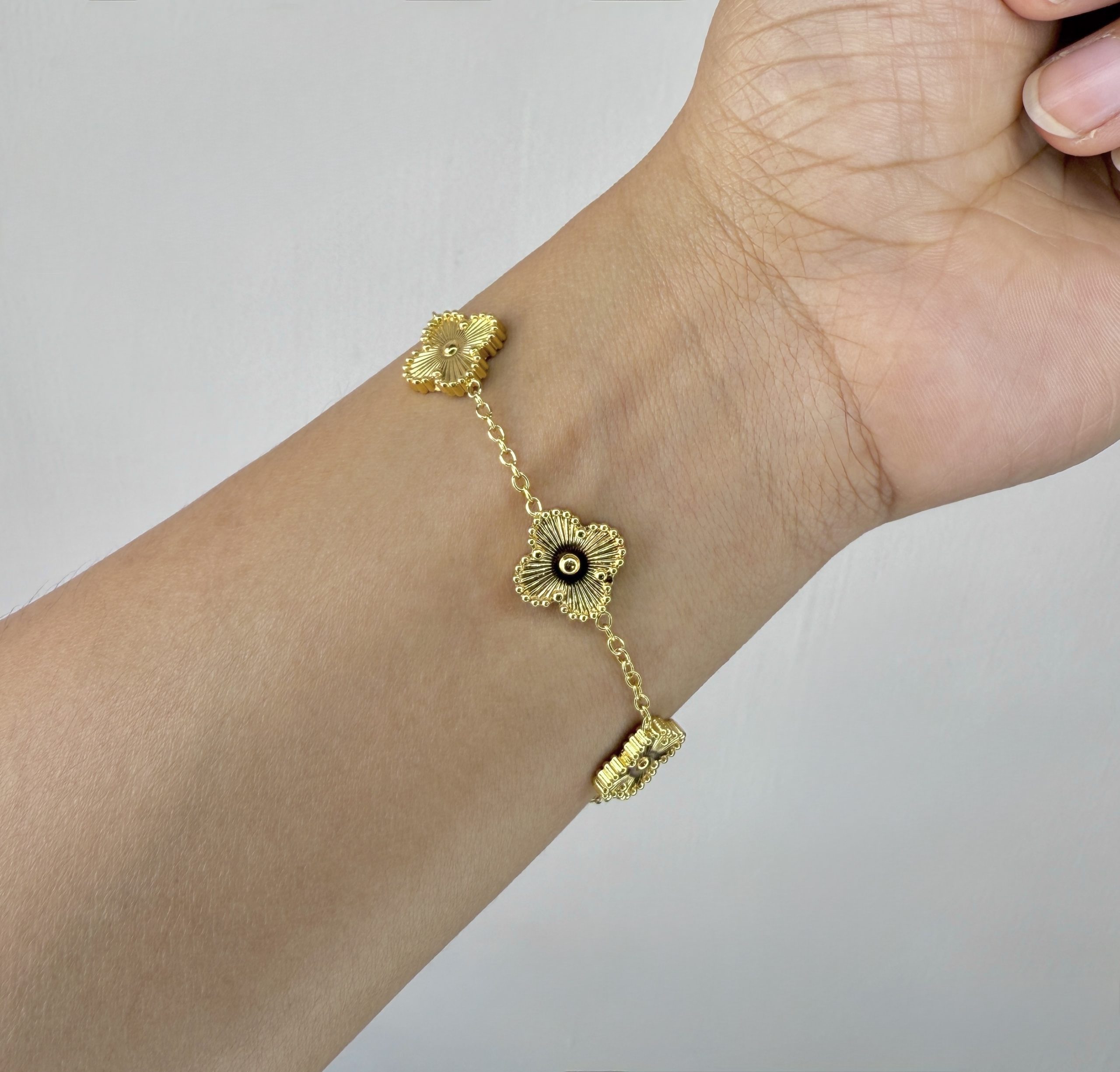 Radiant Clover Bracelet