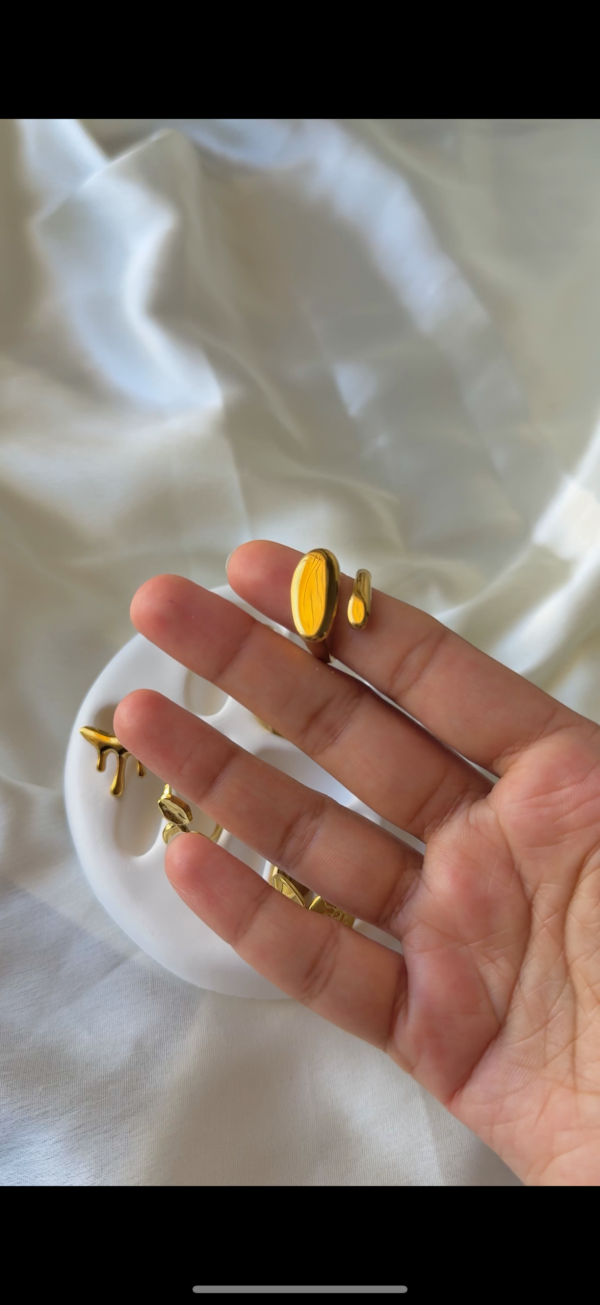 Classic Oval Ring