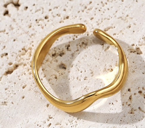 Aura Wave Ring
