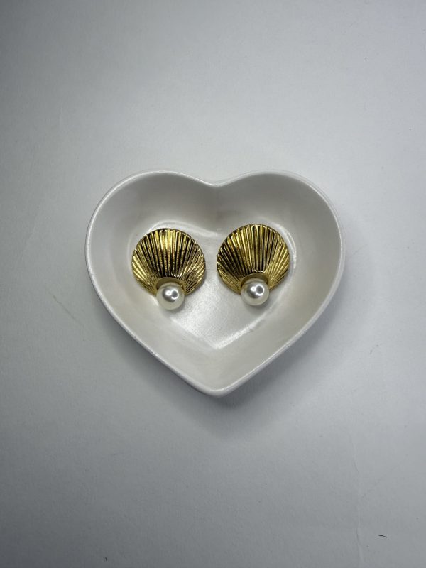 Pearl Shell Studs