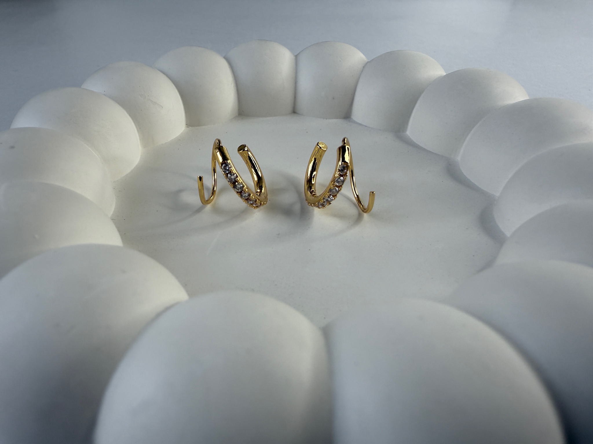 Twist Aura Hoops